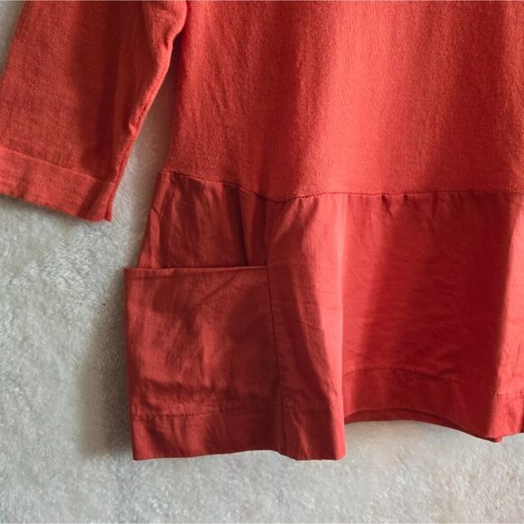 Moth Orange/Coral 3/4 Sleeve Top with Pockets - Picture 4 of 5